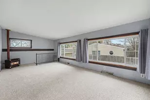 9324 Saric Dr, Highland, IN 46322 - Photo 3