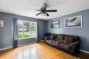 1102 W 14th St, La Porte, IN 46350 - Photo 5