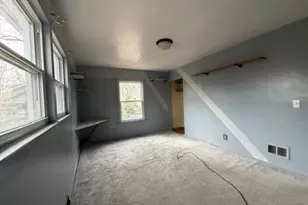 1000 E 61st Pl, Merrillville, IN 46410 - Photo 9
