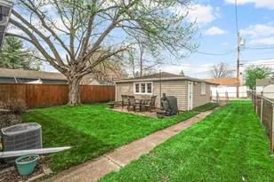 1330 W 1st Pl, Hobart, IN 46342 - Photo 15