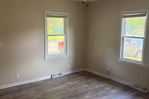 102 Leeds Ave, Michigan City, IN 46360 - Photo 5