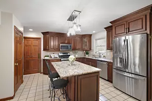 13189 Fillmore St, Crown Point, IN 46307 - Photo 7