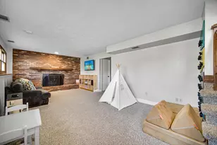 4303 Kingsdale Dr, Valparaiso, IN 46383 - Photo 17