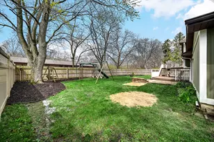 4303 Kingsdale Dr, Valparaiso, IN 46383 - Photo 37