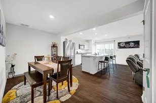 209 Aviana Ave, Hobart, IN 46342 - Photo 5