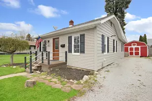 805 E Jefferson Ave, La Porte, IN 46350 - Photo 3
