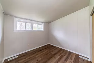 2280 Roosevelt Pl, Gary, IN 46404 - Photo 11