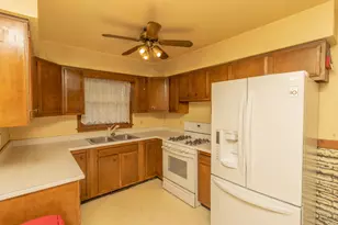 263 Bel Aire Dr, Lowell, IN 46356 - Photo 5