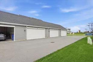 1043 E 117th Ln, Crown Point, IN 46307 - Photo 21