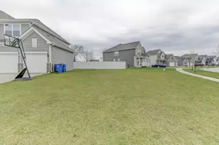 11429 Clyde Dr, Crown Point, IN 46307 - Photo 7
