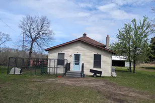 9320 E Division Rd, Knox, IN 46534 - Photo 11