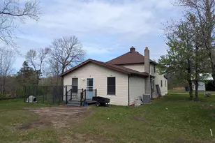 9320 E Division Rd, Knox, IN 46534 - Photo 13