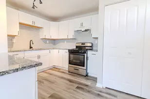 4082 W 21st Pl, Gary, IN 46404 - Photo 9