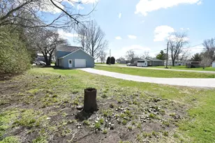 112 W Allen St, Kentland, IN 47951 - Photo 11