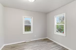 952 Willard St, Gary, IN 46404 - Photo 9