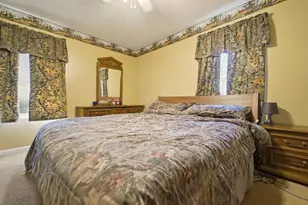 427 Nantucket Rd, Valparaiso, IN 46385 - Photo 13