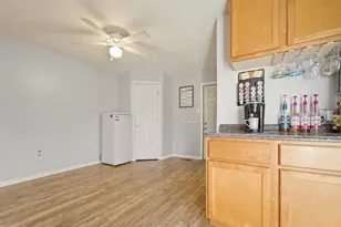 427 Nantucket Rd, Valparaiso, IN 46385 - Photo 9