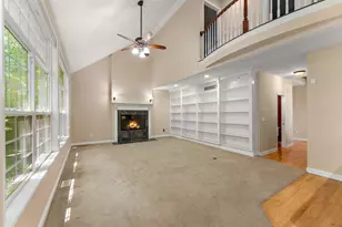228 W Papillon Dr, Valparaiso, IN 46385 - Photo 5