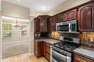228 W Papillon Dr, Valparaiso, IN 46385 - Photo 11