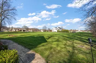228 W Papillon Dr, Valparaiso, IN 46385 - Photo 41