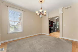 228 W Papillon Dr, Valparaiso, IN 46385 - Photo 15