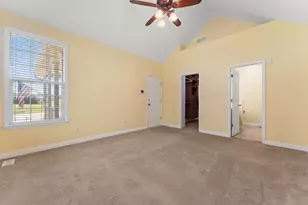 228 W Papillon Dr, Valparaiso, IN 46385 - Photo 17