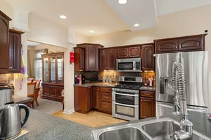 228 W Papillon Dr, Valparaiso, IN 46385 - Photo 9