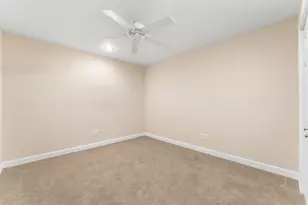 228 W Papillon Dr, Valparaiso, IN 46385 - Photo 31