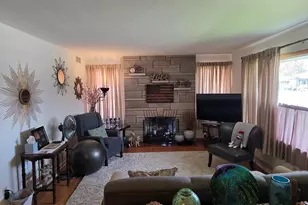 950 Lincoln St, Hobart, IN 46342 - Photo 7