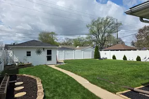 950 Lincoln St, Hobart, IN 46342 - Photo 21