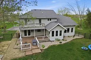 426 Laurel Ln, Valparaiso, IN 46385 - Photo 35