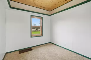 326 Tyler Ave, Hobart, IN 46342 - Photo 13