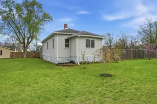 326 Tyler Ave, Hobart, IN 46342 - Photo 3