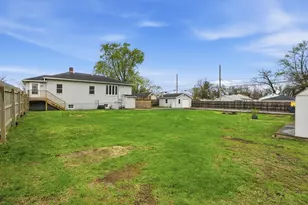 326 Tyler Ave, Hobart, IN 46342 - Photo 21