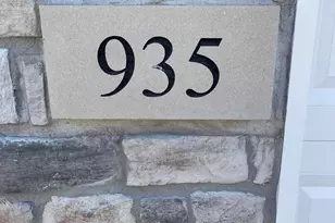 935 Paula Ct, Hobart, IN 46342 - Photo 3