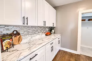 733 Lincoln St, Gary, IN 46402 - Photo 9