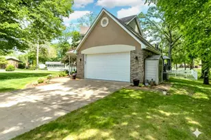 65 Deep River Dr, Hobart, IN 46342 - Photo 3