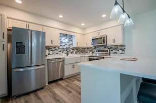 5550 Evergreen Ave, Portage, IN 46368 - Photo 9