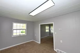 911 N Hathaway St, Winamac, IN 46996 - Photo 11