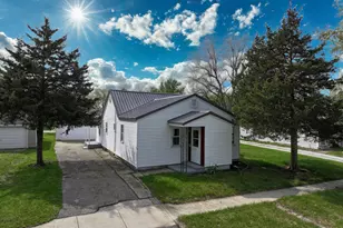911 N Hathaway St, Winamac, IN 46996 - Photo 1