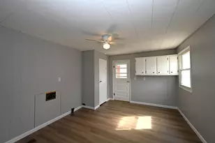 911 N Hathaway St, Winamac, IN 46996 - Photo 9