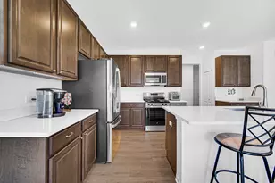 3856 Fender St, Valparaiso, IN 46385 - Photo 5