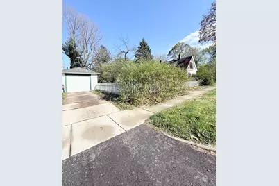 303 E Porter Avenue, Chesterton, IN 46304 - Photo 3