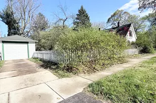 303 E Porter Ave, Chesterton, IN 46304 - Photo 3
