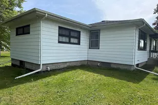 1034 Woodlawn Ave, Michigan City, IN 46360 - Photo 7