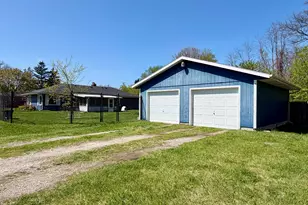 632 S Dickson St, Michigan City, IN 46360 - Photo 3