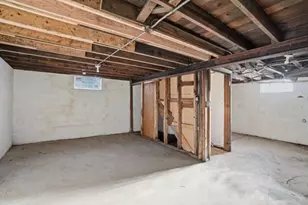 560 Ralston St, Gary, IN 46406 - Photo 9