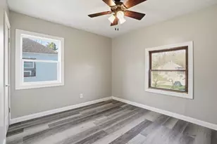560 Ralston St, Gary, IN 46406 - Photo 5