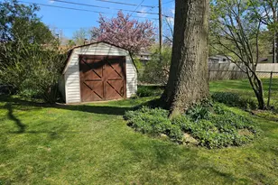 417 Laurel Dr, Michigan City, IN 46360 - Photo 29
