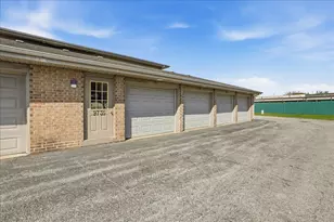 9735 Wildwood Ct, Highland, IN 46322 - Photo 27